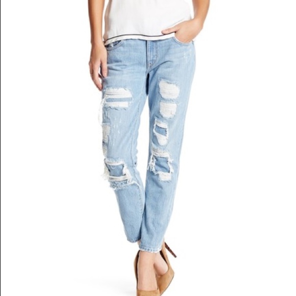 Lovers + Friends distressed jeans light wash sz 25
